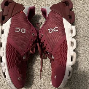 On Swiss running. Pink and white Cloud Flyer shoes size 8.